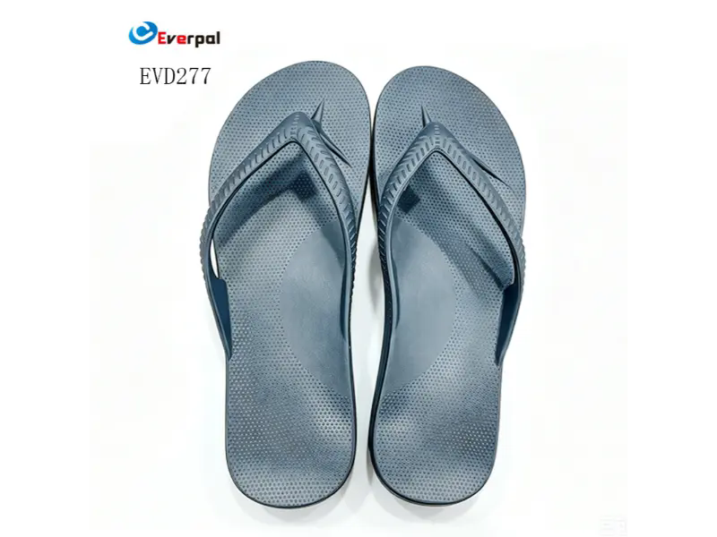 Wat maakt teenslippers voor dames tot het meest veelzijdige schoeisel voor warm weer?